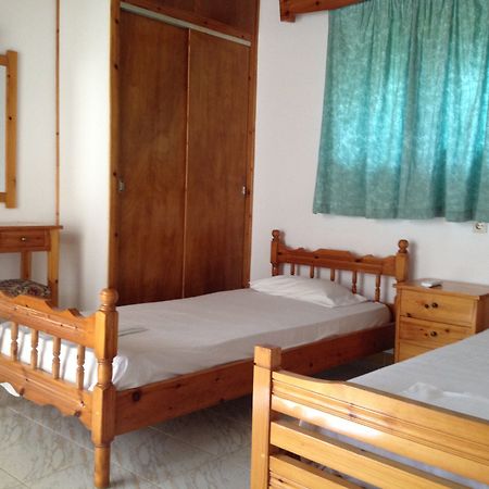Alexandros Studios Laganas Luaran gambar