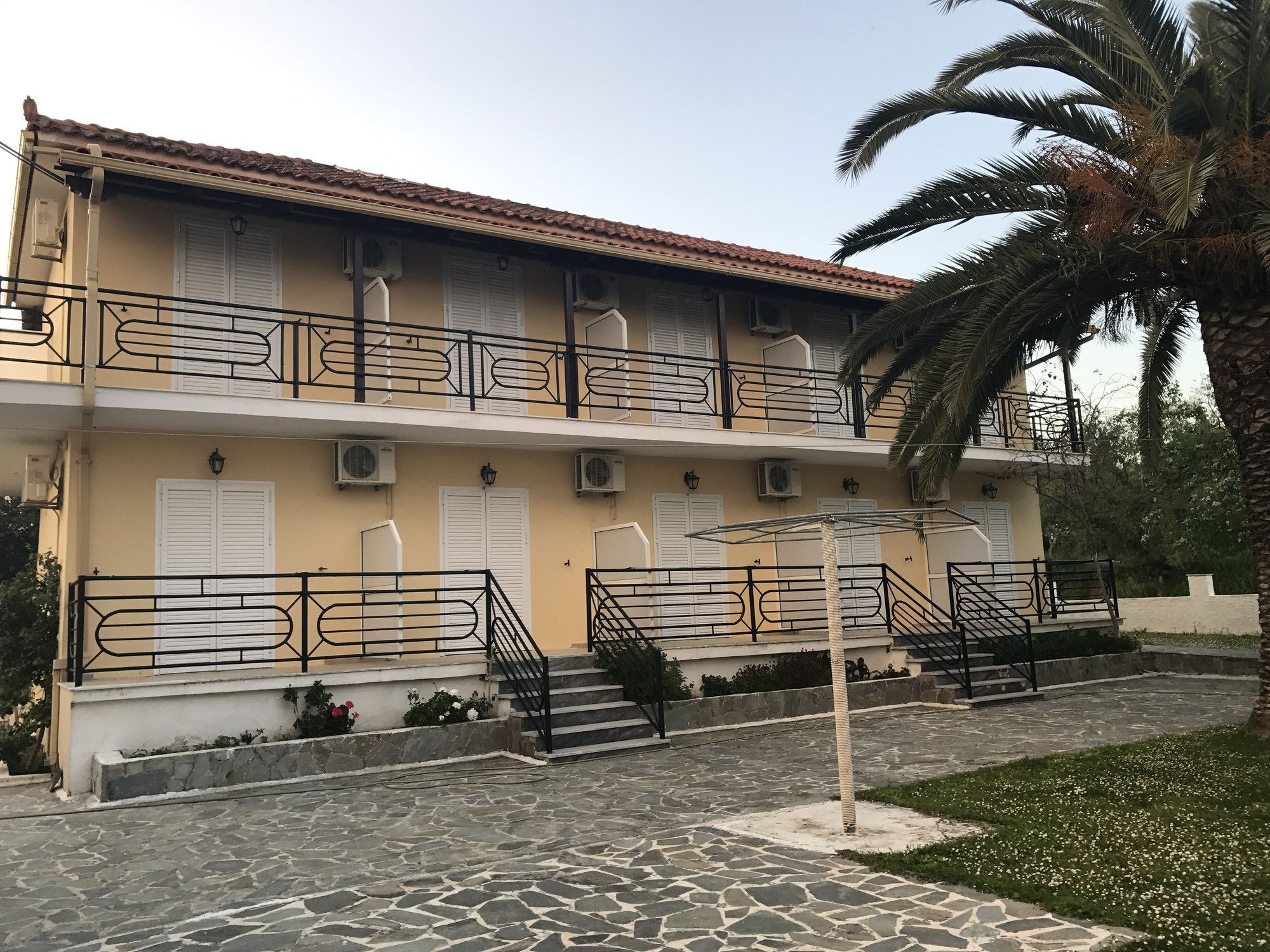 Alexandros Studios Laganas Luaran gambar